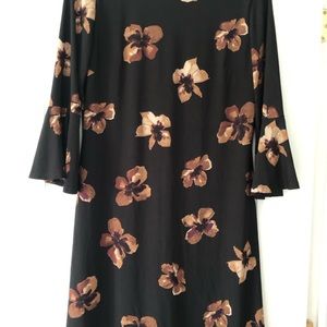 Tommy Hilfiger dress with bell sleeves and zipper in back size 8